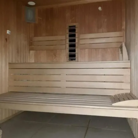 Alezzi Piscina Plaja La 20m Apartment Navodari