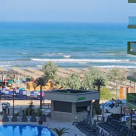 Alezzi Piscina Plaja La 20m * Navodari