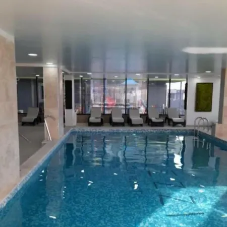 Alezzi Piscina Plaja La 20m * Navodari
